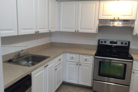 Copropriété à louer à Plantation, Floride: 3 chambres, 110.55 m2 № 1976785 - photo 2