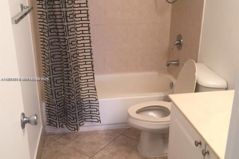 Copropriété à louer à Plantation, Floride: 3 chambres, 110.55 m2 № 1976785 - photo 8