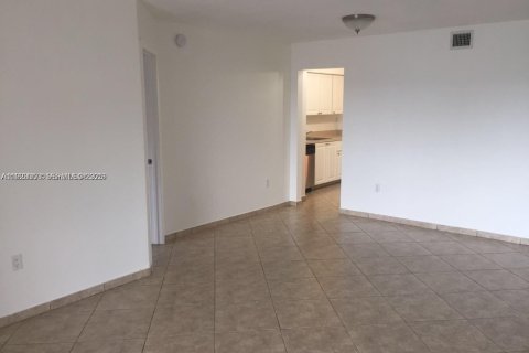 Copropriété à louer à Plantation, Floride: 3 chambres, 110.55 m2 № 1976785 - photo 3