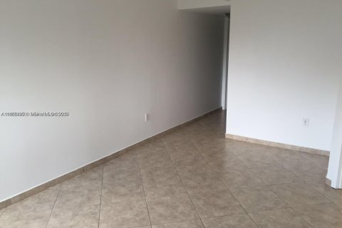 Copropriété à louer à Plantation, Floride: 3 chambres, 110.55 m2 № 1976785 - photo 4