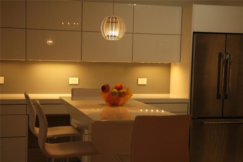 Casa en alquiler en Fort Lauderdale, Florida, 2 dormitorios, 178.74 m2 № 754871 - foto 1