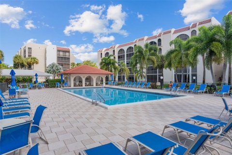 Condo in Lauderhill, Florida, 2 bedrooms  № 1856910 - photo 21
