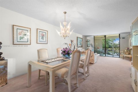 Condo in Lauderhill, Florida, 2 bedrooms  № 1856910 - photo 9