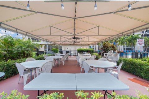 Condo in Lauderhill, Florida, 2 bedrooms  № 1856910 - photo 20