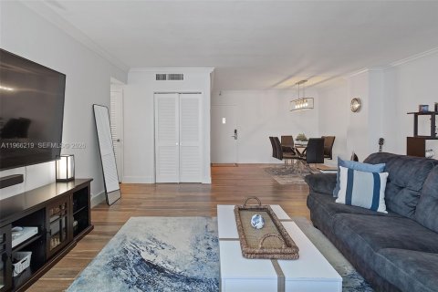 Copropriété à vendre à Miami Beach, Floride: 1 chambre, 90.12 m2 № 2028082 - photo 7