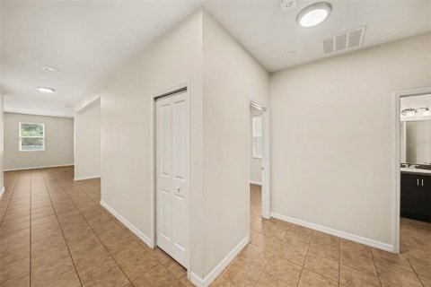 House in Brandon, Florida 3 bedrooms, 174.66 sq.m. № 2330024 - photo 15