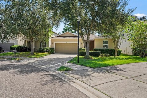 House in Brandon, Florida 3 bedrooms, 174.66 sq.m. № 2330024 - photo 2
