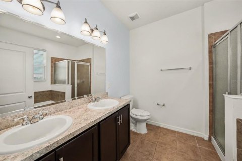 House in Brandon, Florida 3 bedrooms, 174.66 sq.m. № 2330024 - photo 4