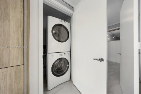 Copropriété à louer à Miami, Floride: 2 chambres, 84.73 m2 № 2084245 - photo 9