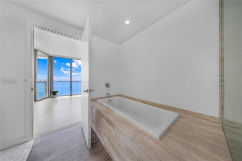 Copropriété à louer à Miami, Floride: 2 chambres, 84.73 m2 № 2084245 - photo 15