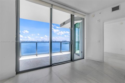 Copropriété à louer à Miami, Floride: 2 chambres, 84.73 m2 № 2084245 - photo 2