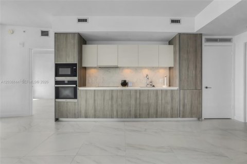 Copropriété à louer à Miami, Floride: 2 chambres, 84.73 m2 № 2084245 - photo 6