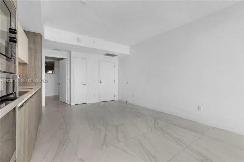 Copropriété à louer à Miami, Floride: 2 chambres, 84.73 m2 № 2084245 - photo 7
