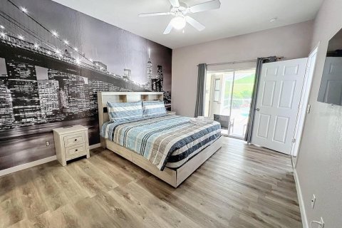 House in Davenport, Florida 6 bedrooms, 316.8 sq.m. № 1686963 - photo 11