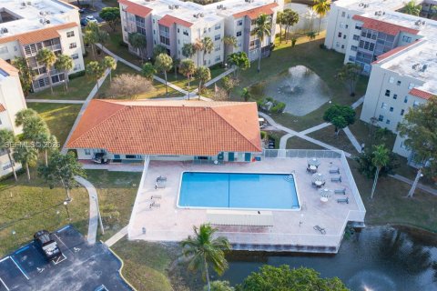 Copropriété à louer à North Lauderdale, Floride: 1 chambre, 75.25 m2 № 1997587 - photo 18