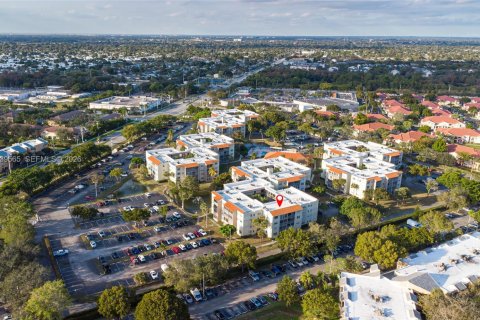 Copropriété à louer à North Lauderdale, Floride: 1 chambre, 75.25 m2 № 1997587 - photo 24