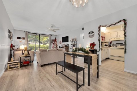 Copropriété à louer à North Lauderdale, Floride: 1 chambre, 75.25 m2 № 1997587 - photo 4