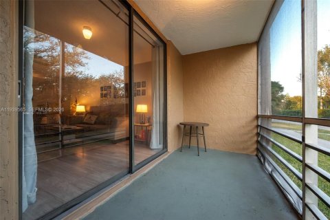 Copropriété à louer à North Lauderdale, Floride: 1 chambre, 75.25 m2 № 1997587 - photo 7