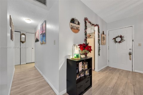 Copropriété à louer à North Lauderdale, Floride: 1 chambre, 75.25 m2 № 1997587 - photo 10