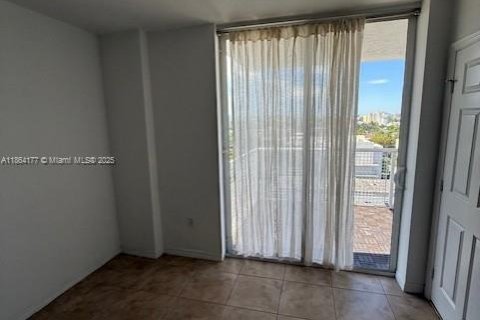 Condo in Miami, Florida, 2 bedrooms  № 1891297 - photo 14