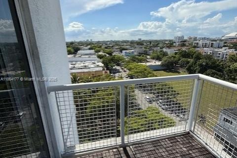 Condo in Miami, Florida, 2 bedrooms  № 1891297 - photo 17