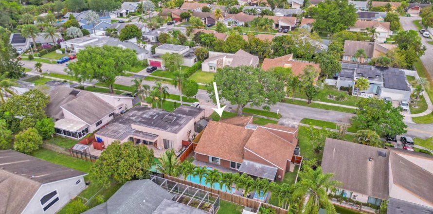 Casa en Lauderhill, Florida 3 dormitorios, 198.35 m2 № 1093984