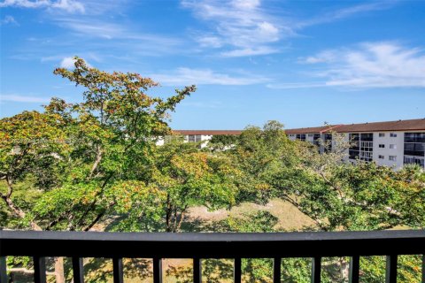Condominio en venta en Pembroke Pines, Florida, 1 dormitorio, 89.19 m2 № 1811320 - foto 23