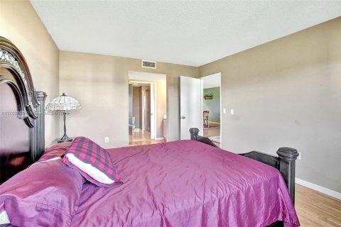 Condominio en venta en Pembroke Pines, Florida, 1 dormitorio, 89.19 m2 № 1811320 - foto 26