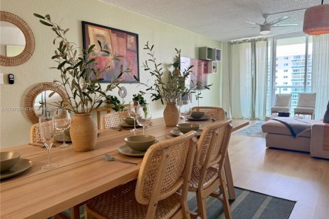 Apartamento en alquiler en Sunny Isles Beach, Florida, 1 dormitorio, 93.37 m2 № 1874433 - foto 16