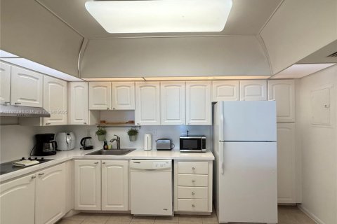 Apartamento en alquiler en Sunny Isles Beach, Florida, 1 dormitorio, 93.37 m2 № 1874433 - foto 8