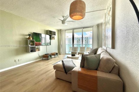 Apartamento en alquiler en Sunny Isles Beach, Florida, 1 dormitorio, 93.37 m2 № 1874433 - foto 17