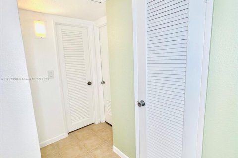 Apartamento en alquiler en Sunny Isles Beach, Florida, 1 dormitorio, 93.37 m2 № 1874433 - foto 25