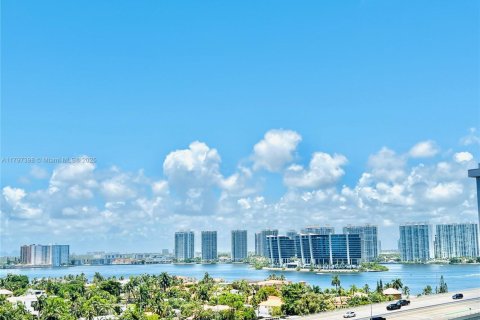 Apartment in Sunny Isles Beach, Florida 1 bedroom, 93.37 sq.m. № 1874433 - photo 6