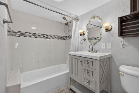Immobilier commercial à vendre à Saint Petersburg, Floride: 2 chambres, 73.21 m2 № 2201547 - photo 13