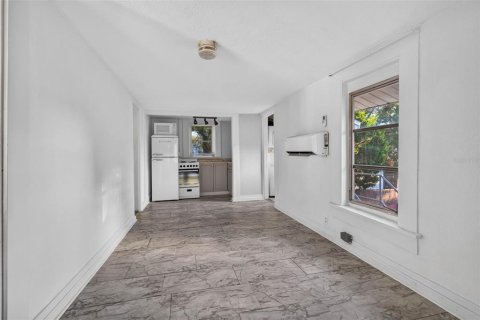 Immobilier commercial à vendre à Saint Petersburg, Floride: 2 chambres, 73.21 m2 № 2201547 - photo 9