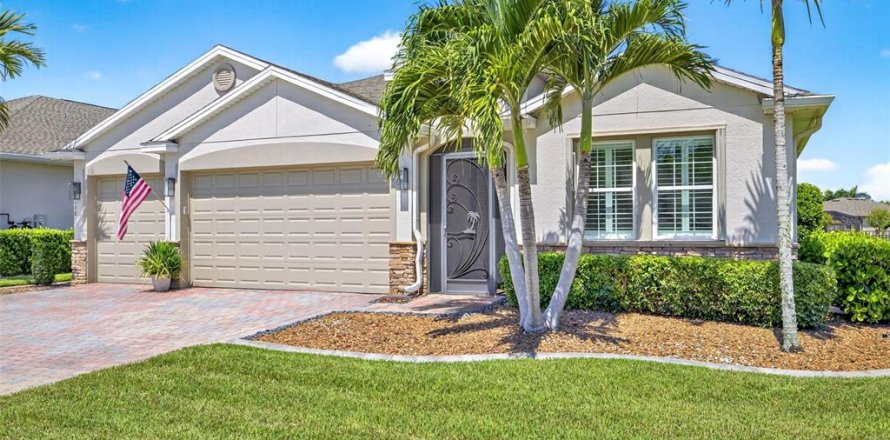 House in Cape Coral, Florida 3 bedrooms, 219.34 sq.m. № 1854611