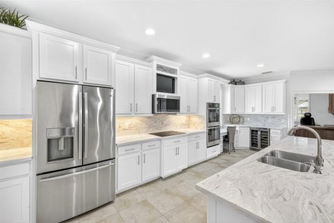 House in Cape Coral, Florida 3 bedrooms, 219.34 sq.m. № 1854611 - photo 15