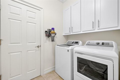 House in Cape Coral, Florida 3 bedrooms, 219.34 sq.m. № 1854611 - photo 28