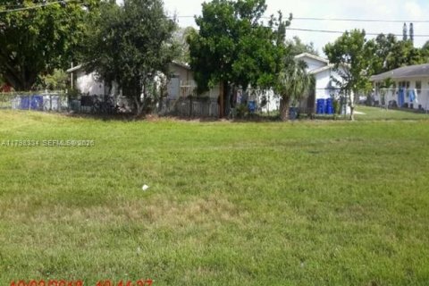 Commercial property in Pompano Beach, Florida № 1981343 - photo 6