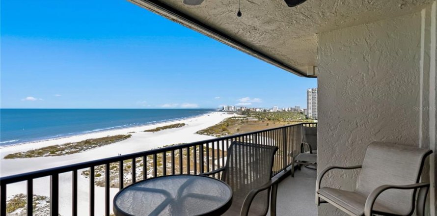 Condo in Clearwater, Florida, 2 bedrooms  № 2139307