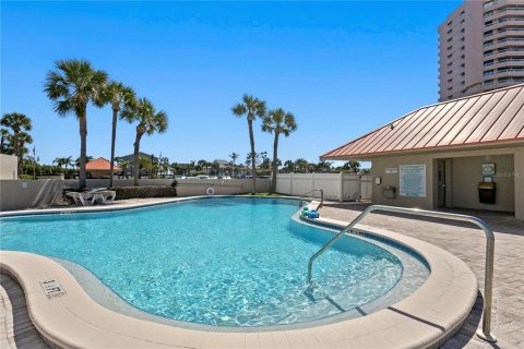 Condo in Clearwater, Florida, 2 bedrooms  № 2139307 - photo 2