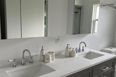 Купить виллу или дом в Энглвуд, Флорида 11 комнат, 206.71м2, № 2225826 - фото 20
