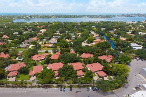Condo in Sarasota, Florida, 3 bedrooms  № 2200379 - photo 10