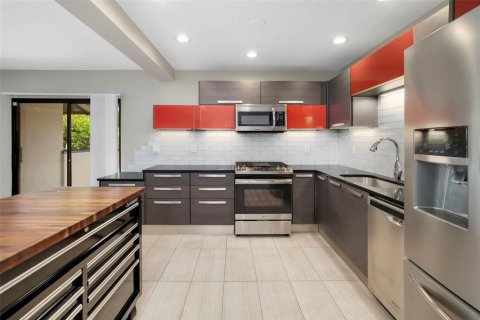 Condo in Sarasota, Florida, 3 bedrooms  № 2200379 - photo 15