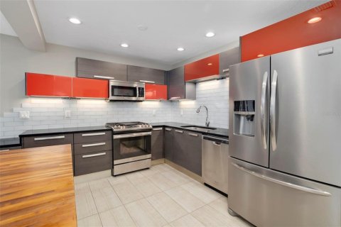 Condo in Sarasota, Florida, 3 bedrooms  № 2200379 - photo 17