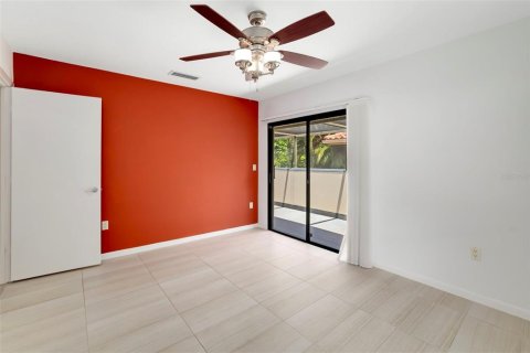 Condo in Sarasota, Florida, 3 bedrooms  № 2200379 - photo 13