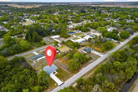 House in Okeechobee, Florida 3 bedrooms, 111.85 sq.m. № 2081961 - photo 28