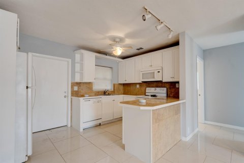 Купить коммерческую недвижимость в Делрей-Бич, Флорида 128.86м2, № 2265821 - фото 20