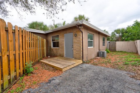 Commercial property in Delray Beach, Florida 128.86 sq.m. № 2265821