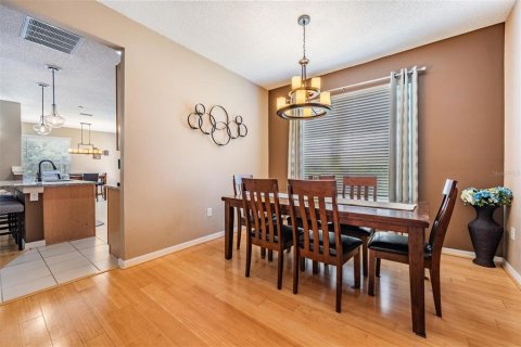 House in Tampa, Florida 4 bedrooms, 219.81 sq.m. № 1640156 - photo 9